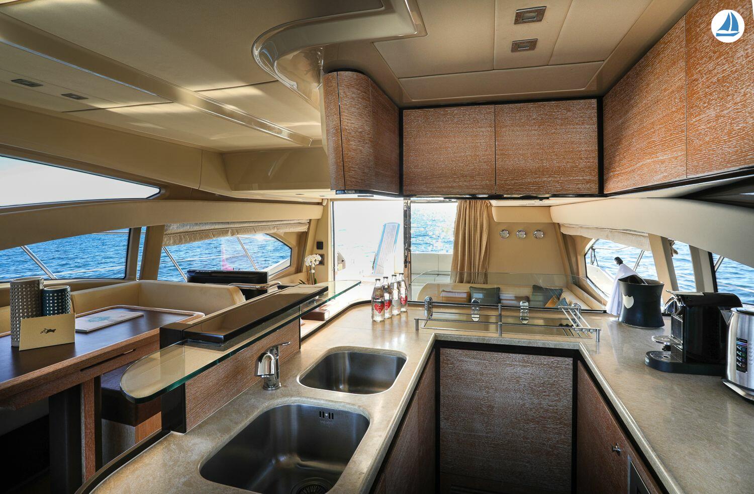 photo Azimut Fly Bridge 58 5
