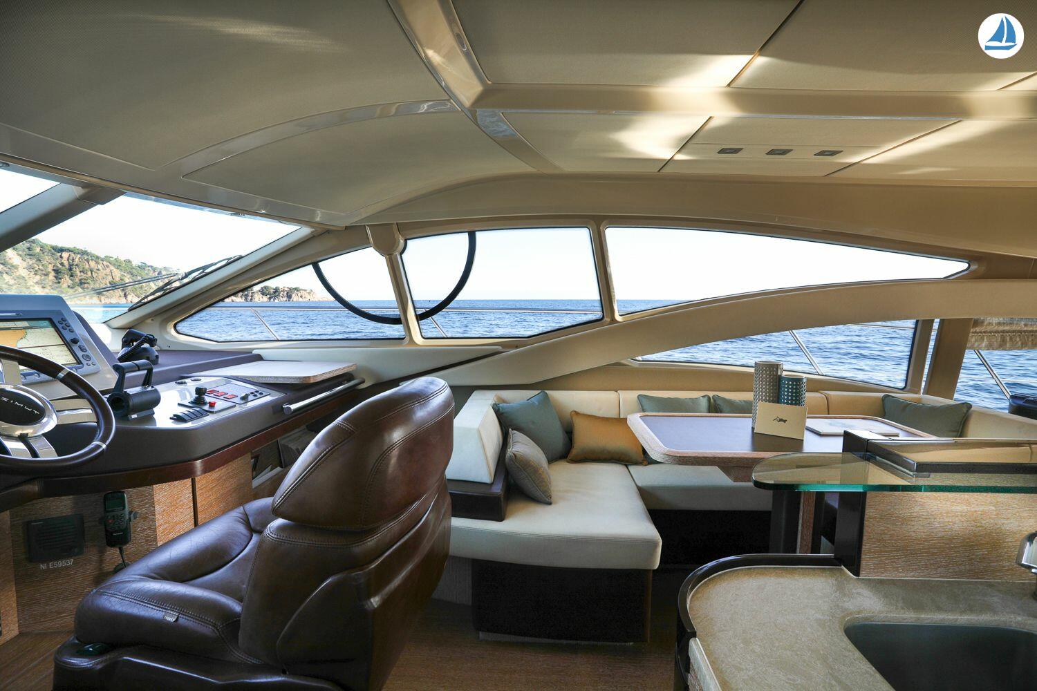 photo Azimut Fly Bridge 58 7