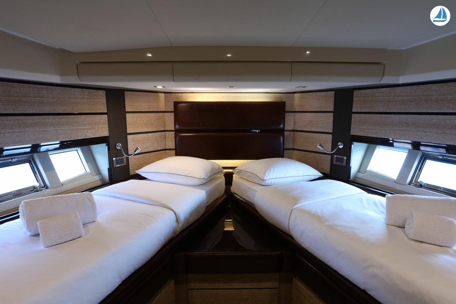 photo Azimut Fly Bridge 58 10