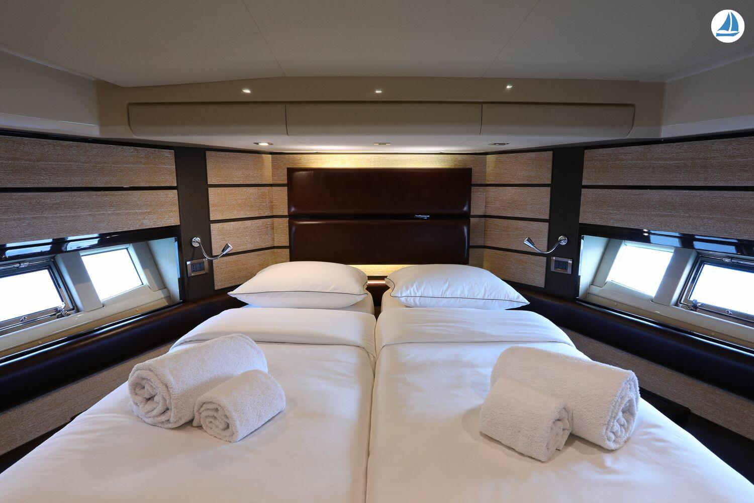 photo Azimut Fly Bridge 58 11