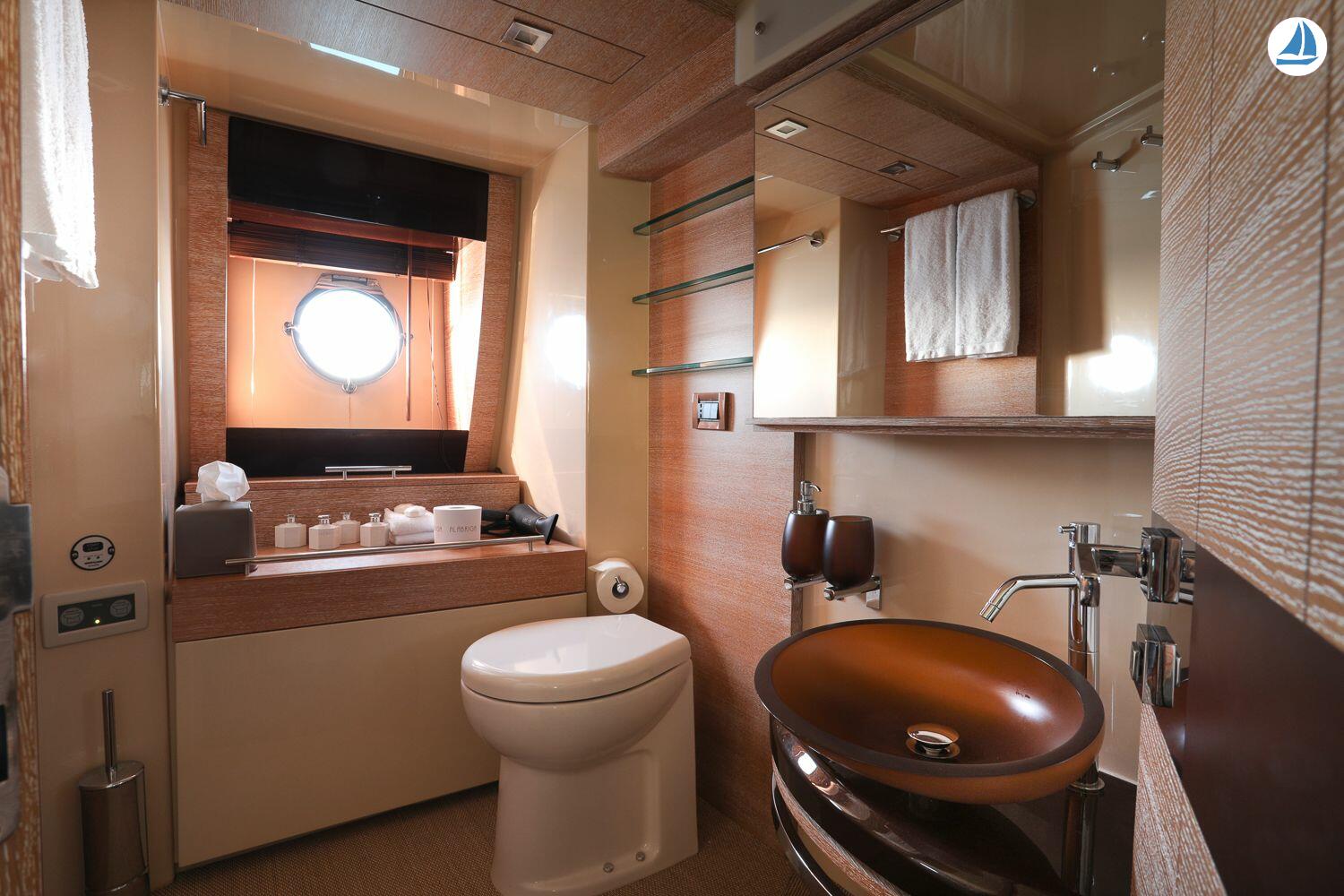photo Azimut Fly Bridge 58 13