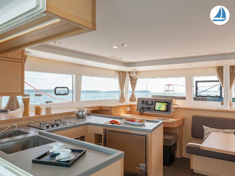 photo Lagoon 450 Sport 2