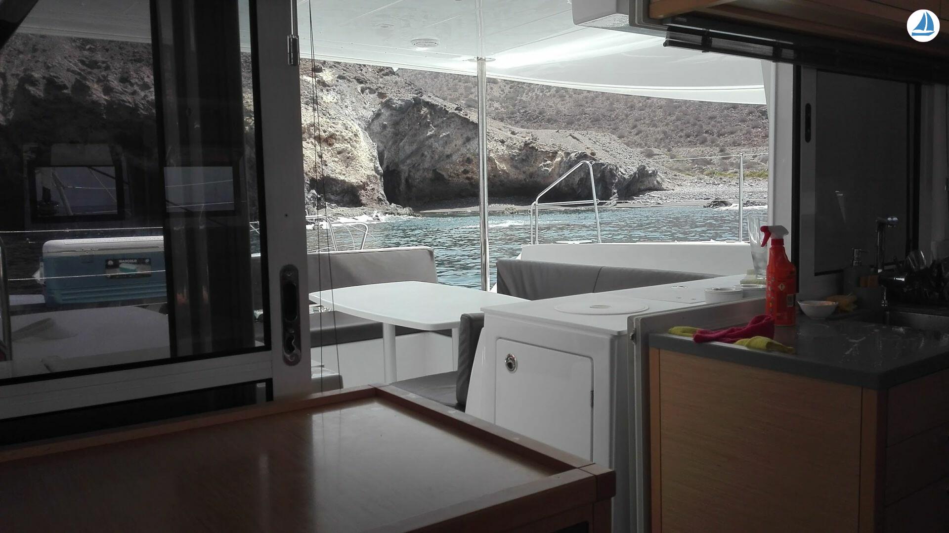 photo Lagoon 450 Sport 7