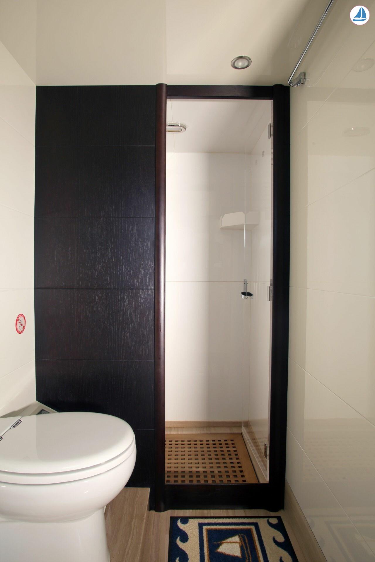 photo Astondoa 66 26