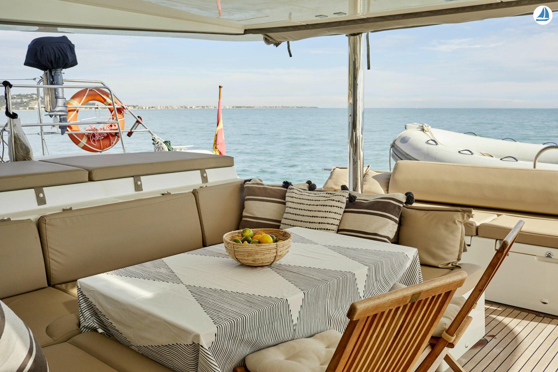 photo Lagoon Catamarans 560 8