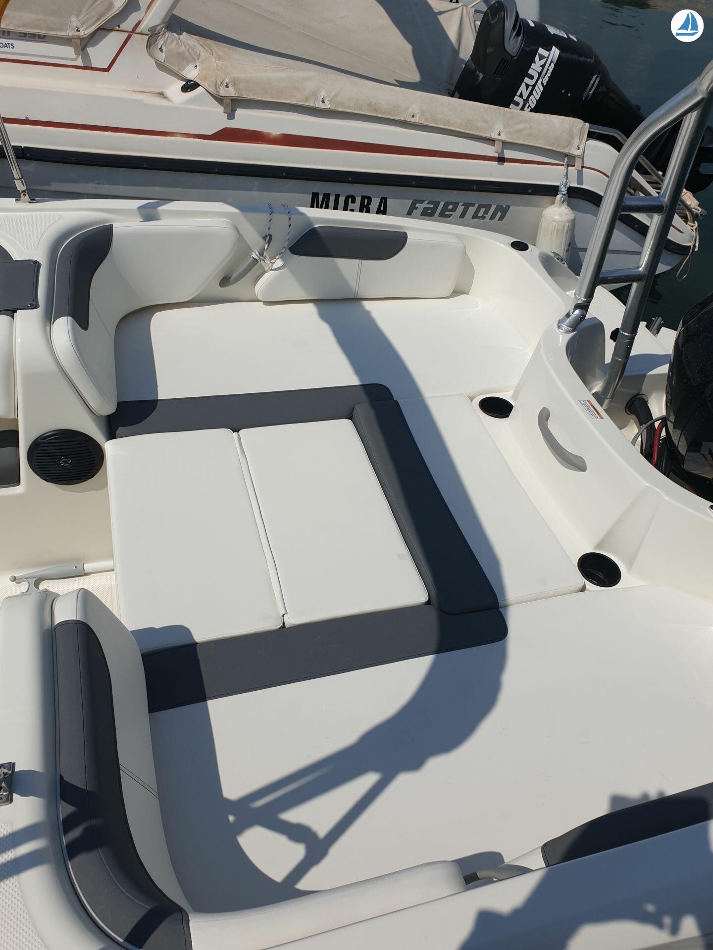 photo Bayliner E6 4