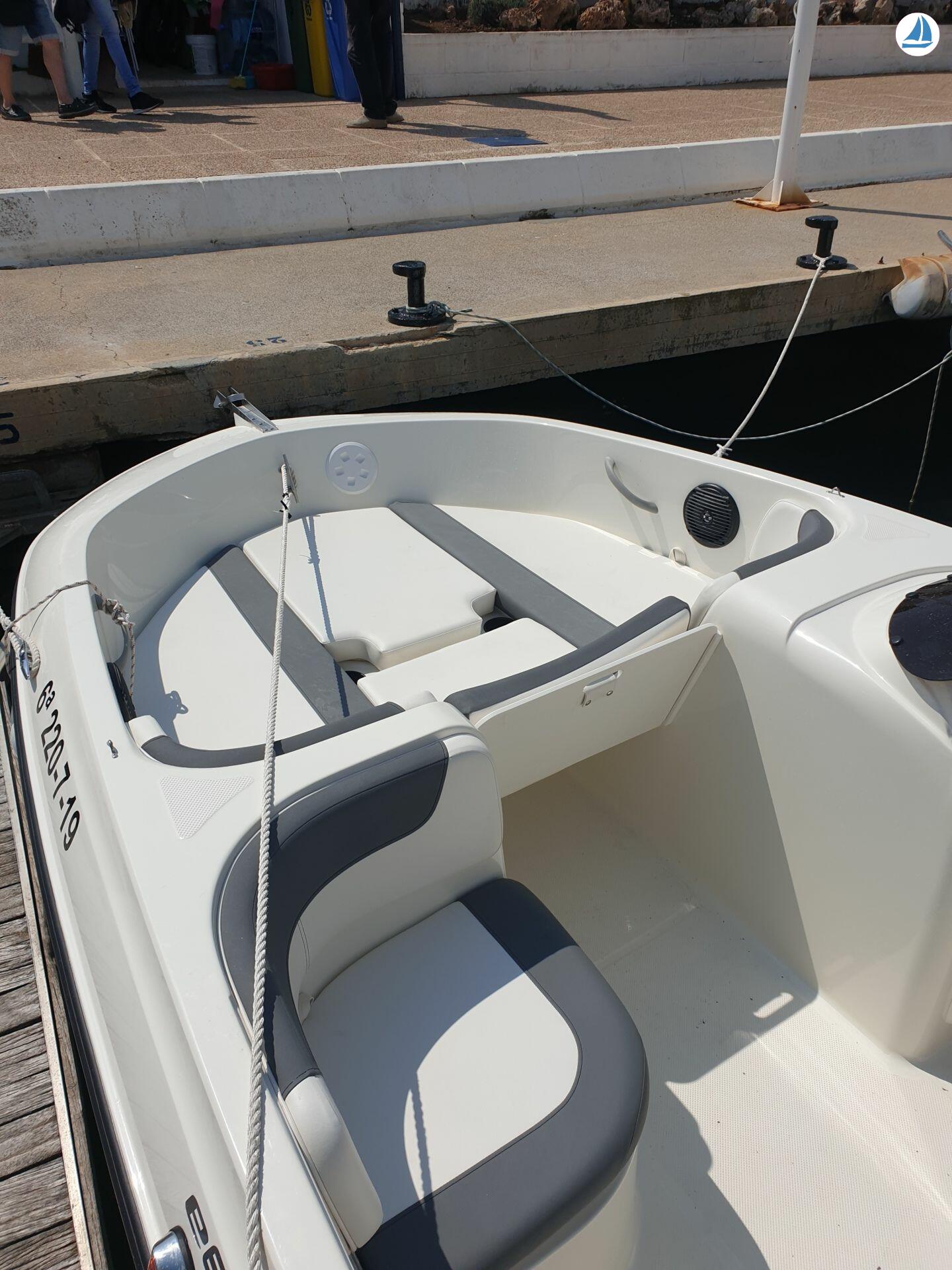 photo Bayliner E6 7