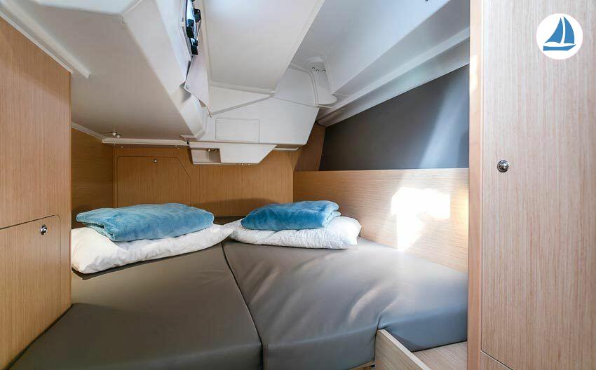 photo Beneteau Oceanis 38 6