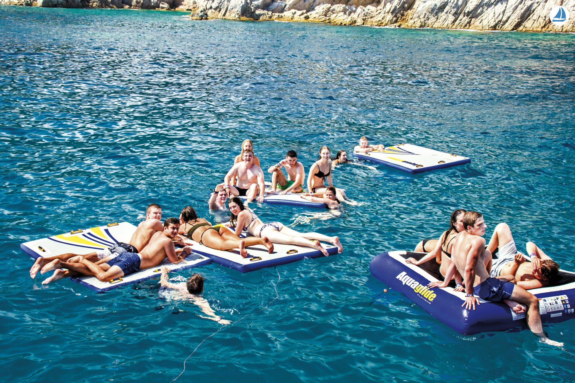 photo Supercatamaran 120 7