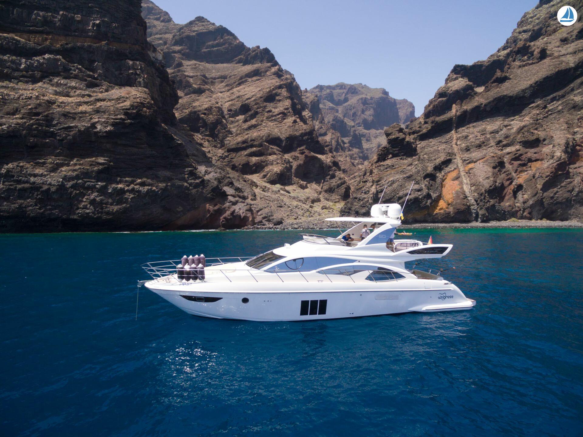 photo Azimut 60 3