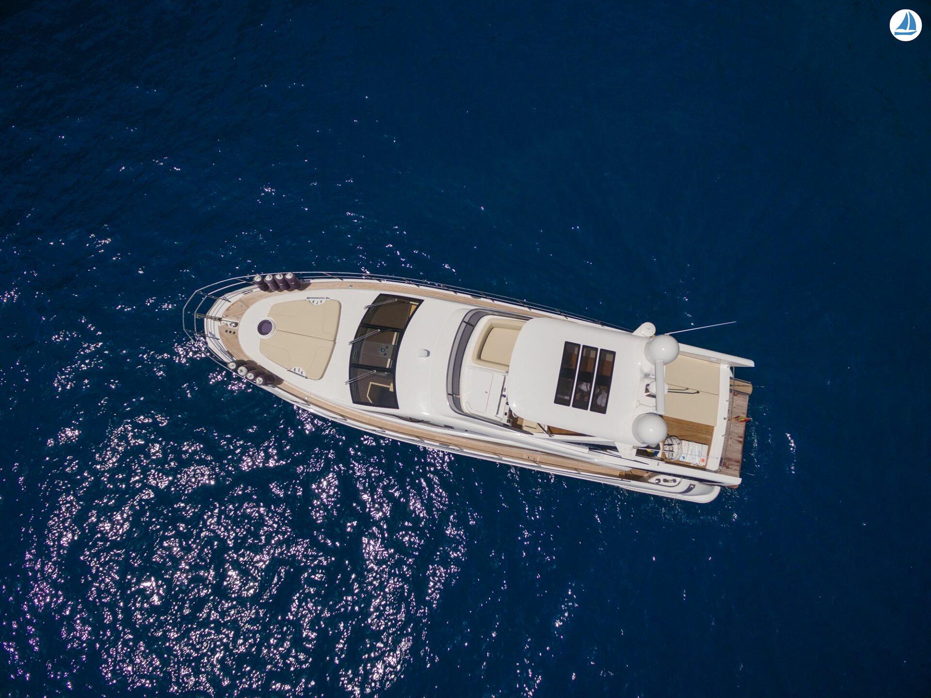 photo Azimut 60 5