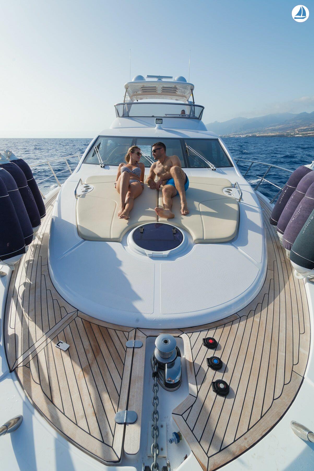 photo Azimut 60 10