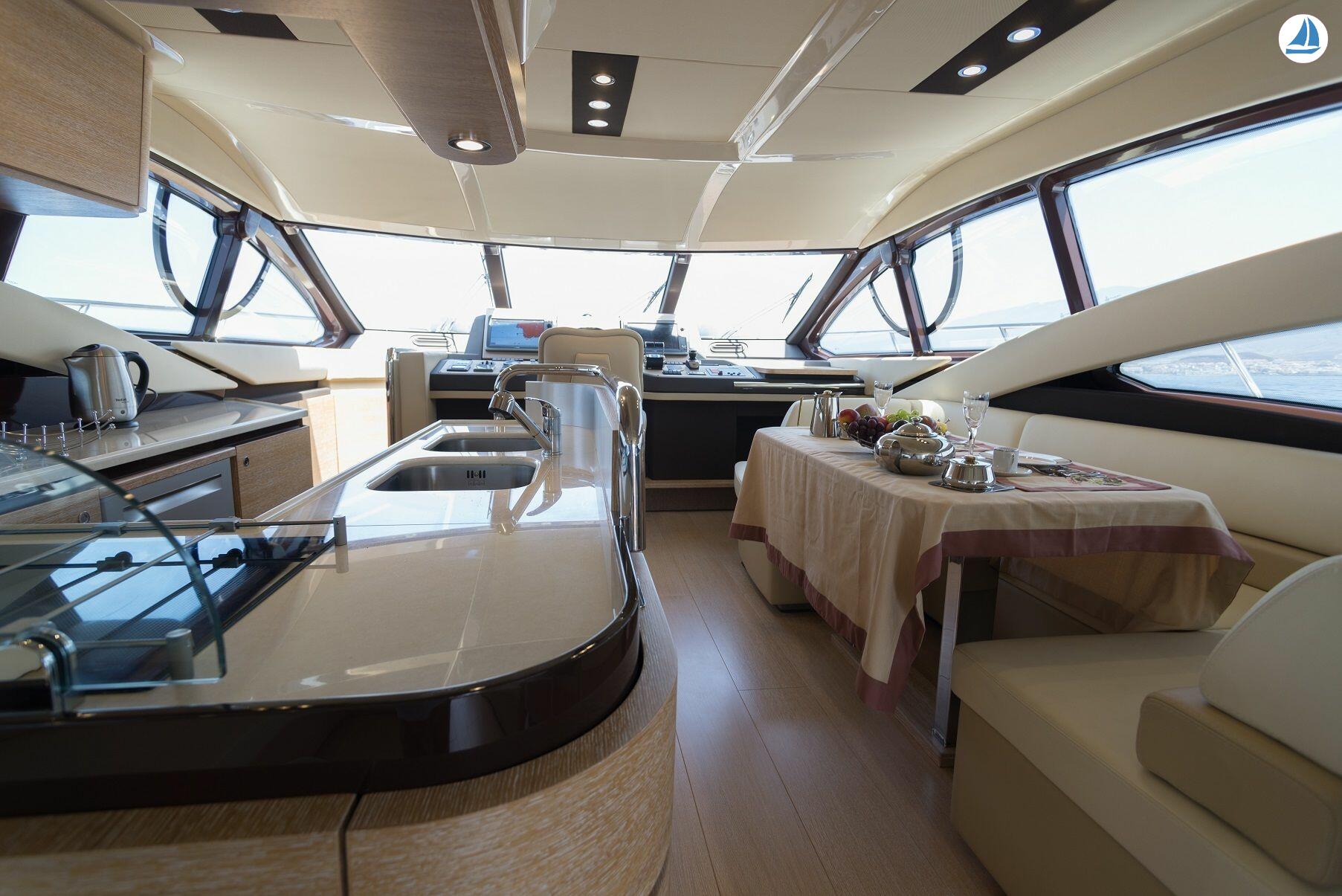 photo Azimut 60 16