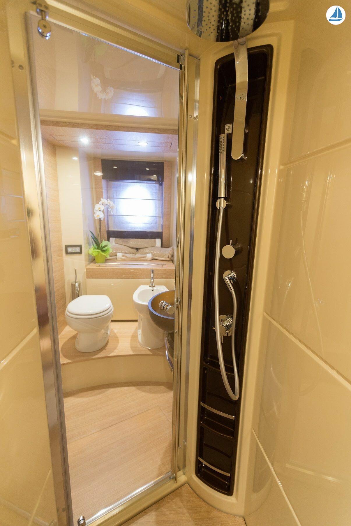 photo Azimut 60 23