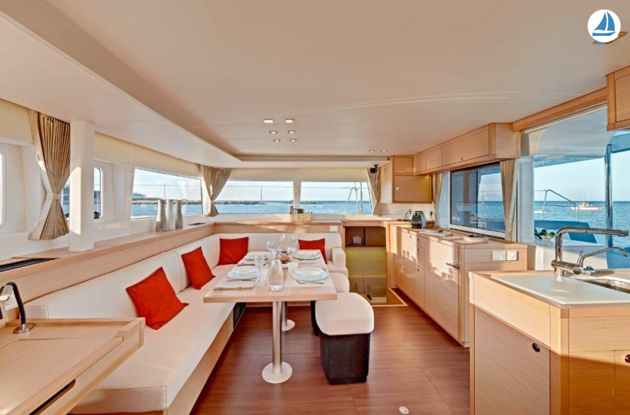 photo Lagoon 450 F 2