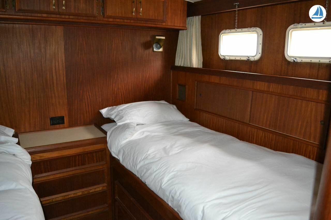 photo Hatteras MOTOR YACHT 6
