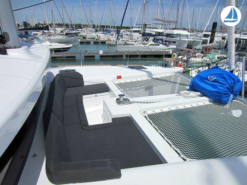 photo Lagoon 450 S 6
