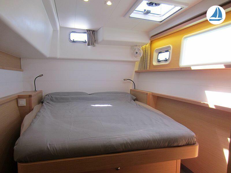 photo Lagoon 450 S 13