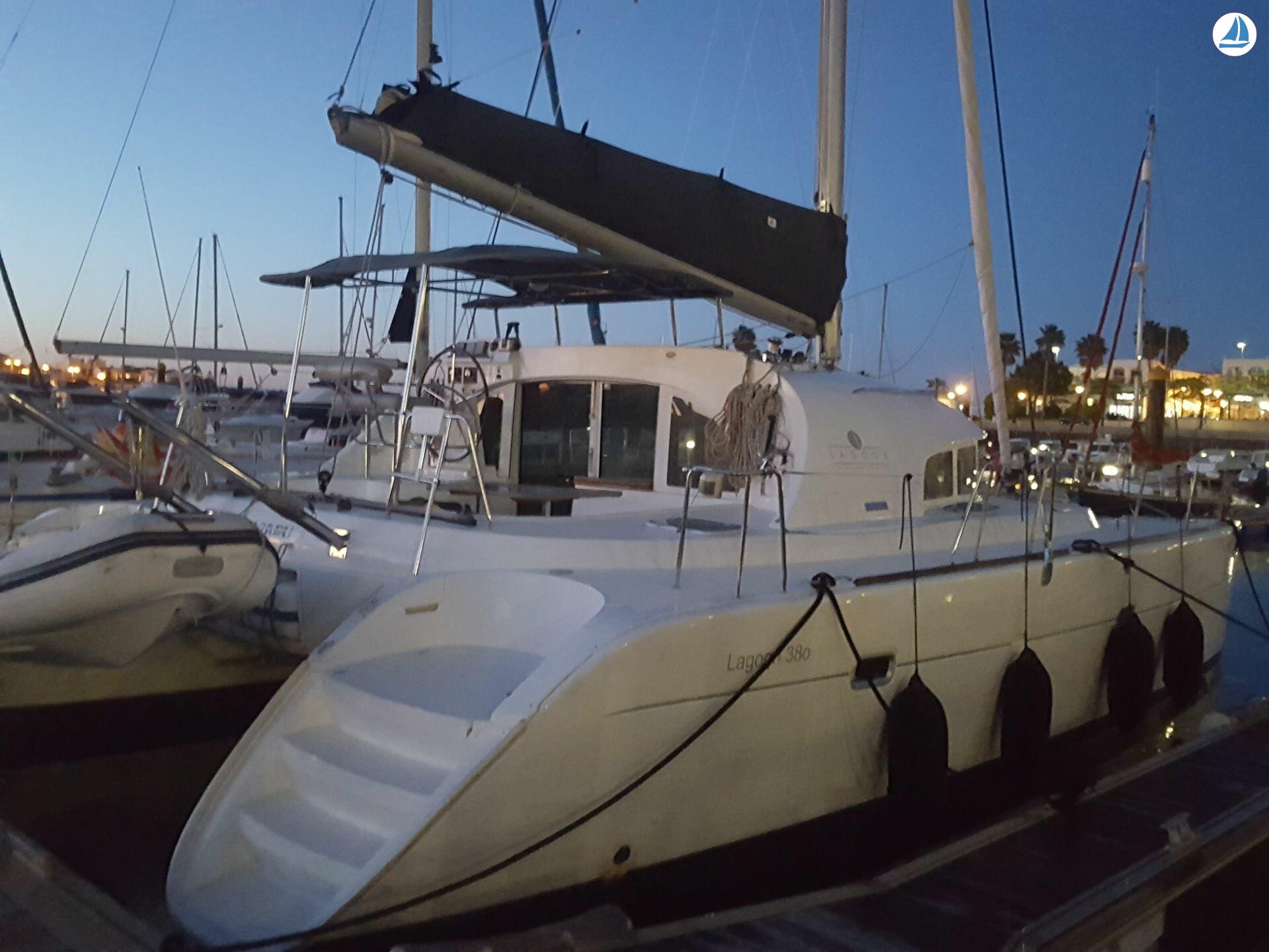 photo Lagoon 380 S2 9