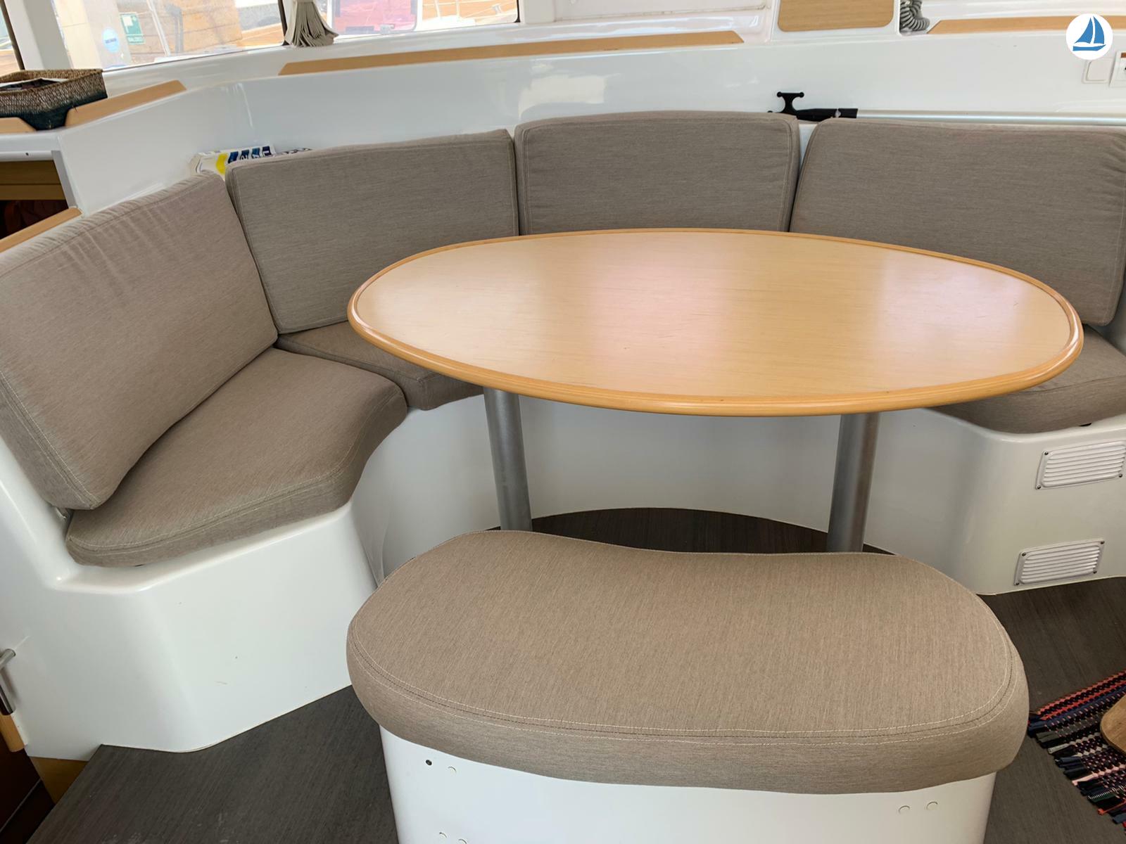 photo Lagoon 380 S2 18