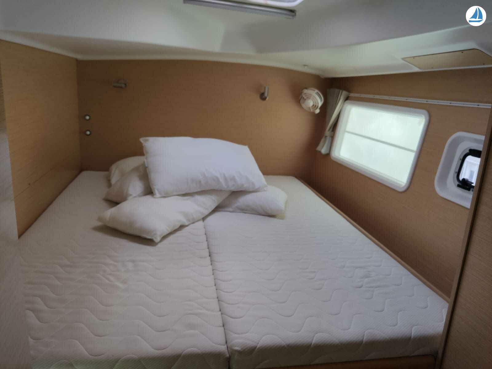 photo Lagoon 380 S2 23