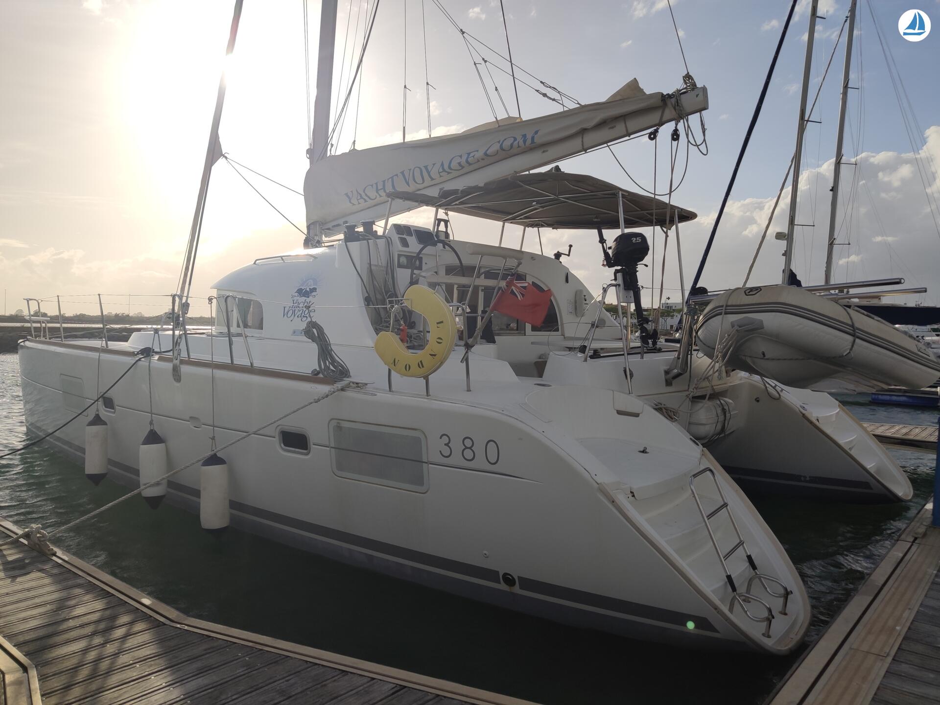 photo Lagoon 380 S2 24