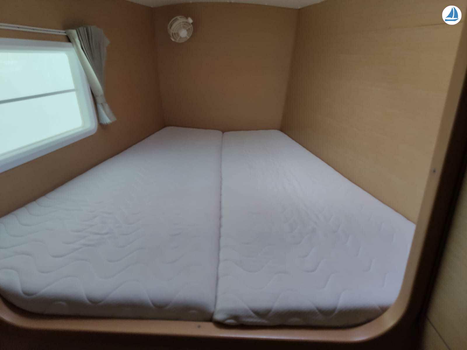 photo Lagoon 380 S2 26